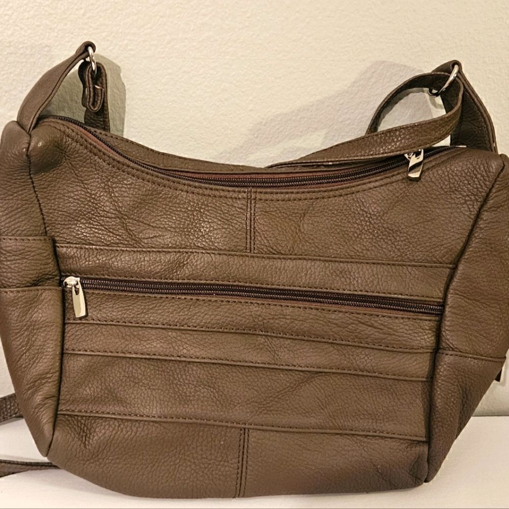 Women's Large Dark Brown Purse w/Multi Compartments EUC
